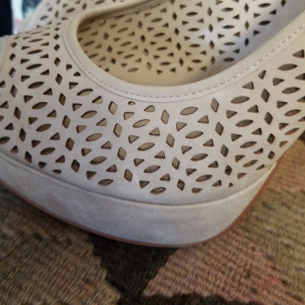 APT 9 heels - Picture 6 of 8